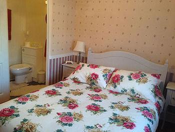 Vulcan Lodge Guest House Хорли Экстерьер фото