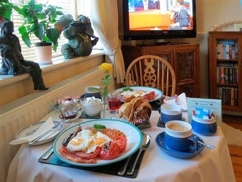 Vulcan Lodge Guest House Хорли Экстерьер фото